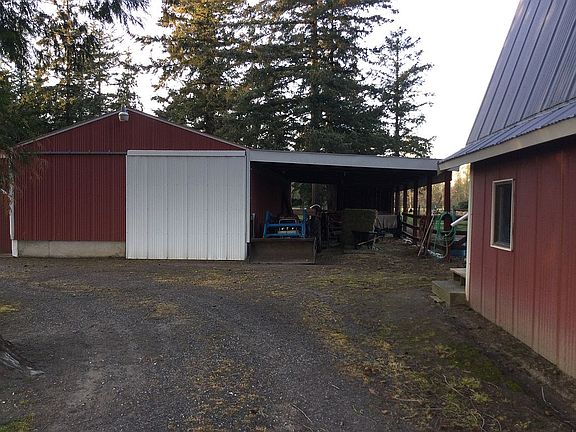 4th image of 3316 Massey Rd