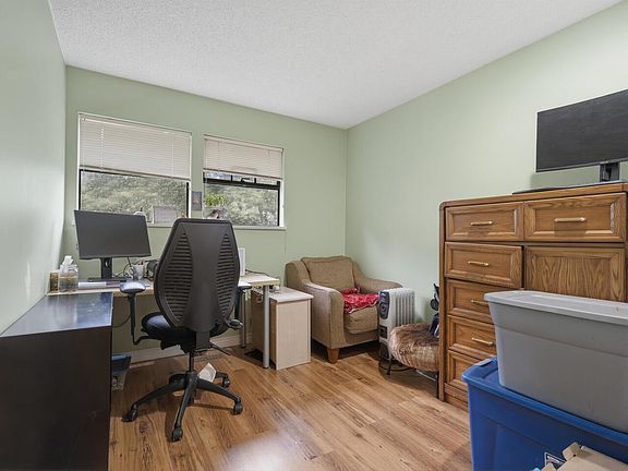 5th image of 3183 Beacon Dr