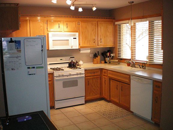 2nd image of 8015 Enclave Ln