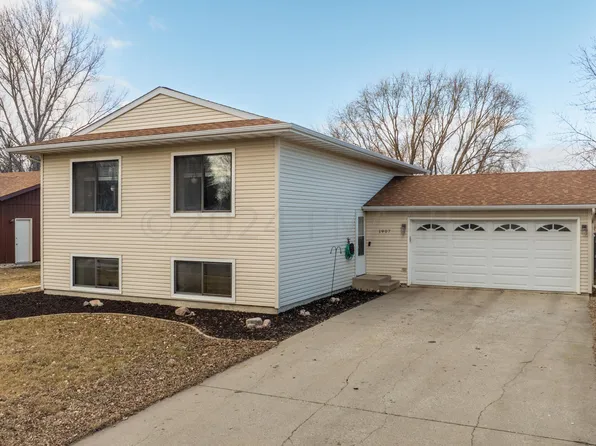 1907 26 1/2 Ct S, Fargo, ND 58103