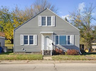 1989 N Grandview Ave, Dubuque, IA 52001