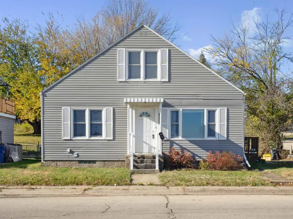 1989 N Grandview Ave, Dubuque, IA 52001