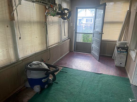 2nd image of 815 Hubble St