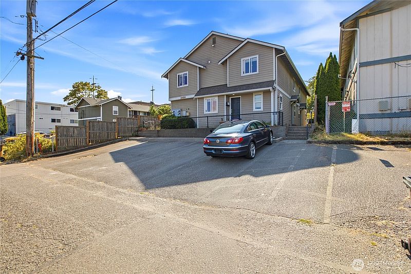 2nd image of 1939 I Street #B