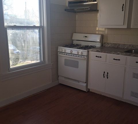 3rd image of 133 Rich Ave