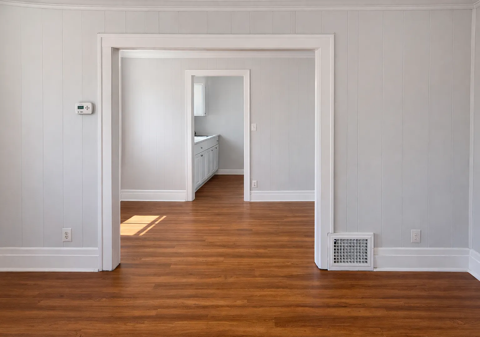 Cute Two Bedroom Home — Photo 4