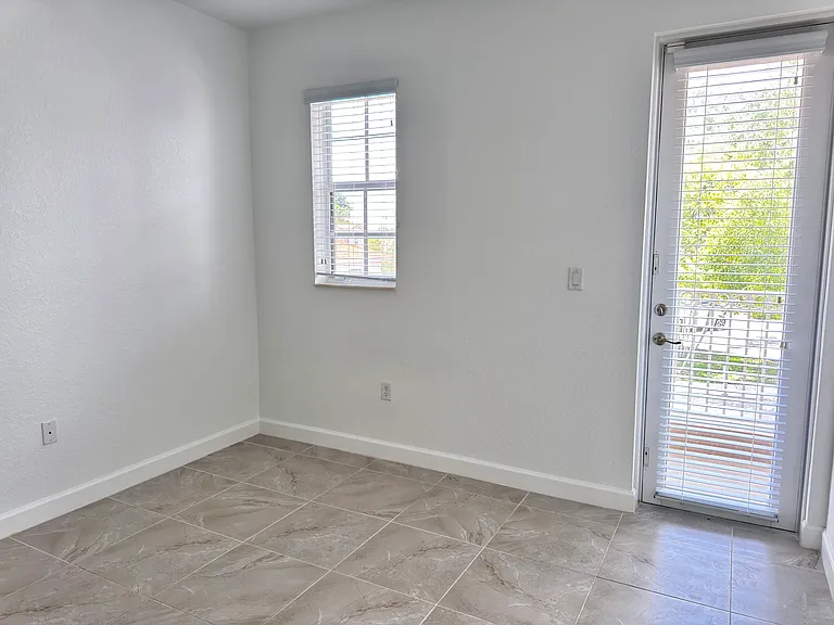7905 SW 120th Ave — Photo 13