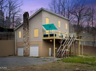 1448 Dover Ln, Dandridge, TN 37725