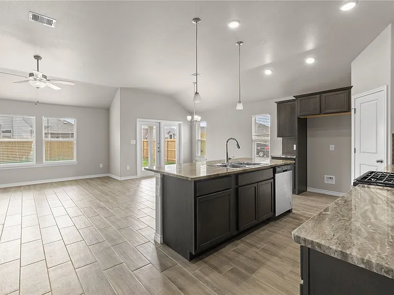 1353 Trent Park Ln — Photo 3