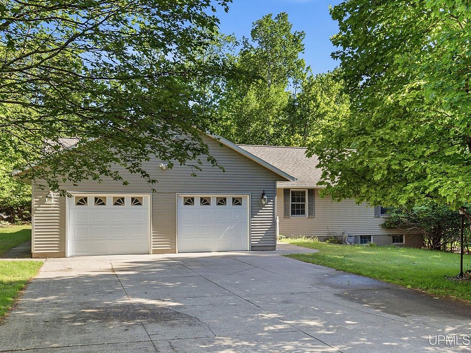 1st image of 22 Stephen Lee Dr