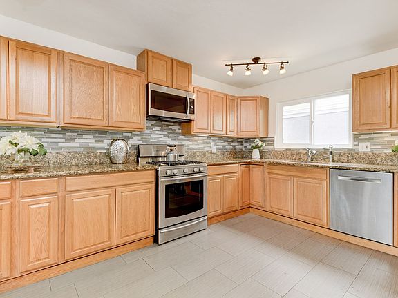 5th image of 161 Palm Vacation Ave