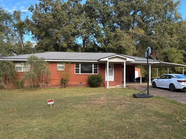 208 Farrar Dr, Fulton, MS 38843
