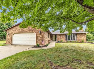 2441 Santa Barbara Dr, Green Bay, WI 54313