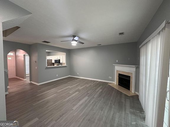 3rd image of 2025 Austin Park Cir