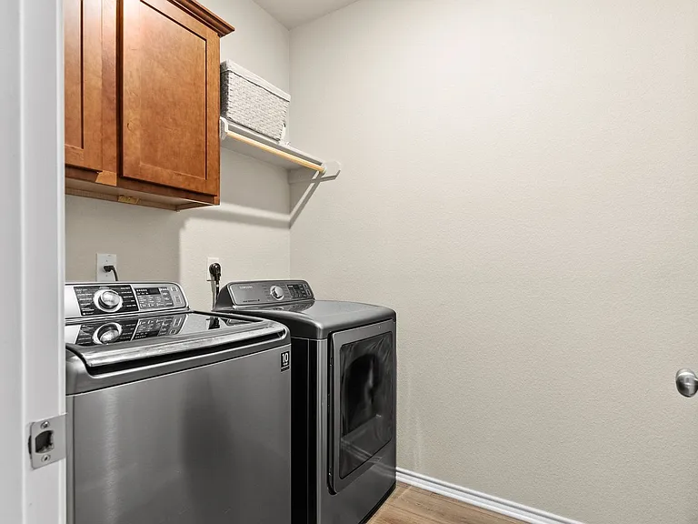 343 Green Valley Dr — Photo 14