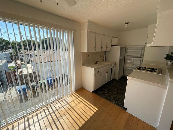 5th image of 2122 Ocean Park Blvd APT 7