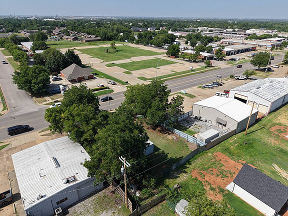 4th image of 407 W Edmond Rd