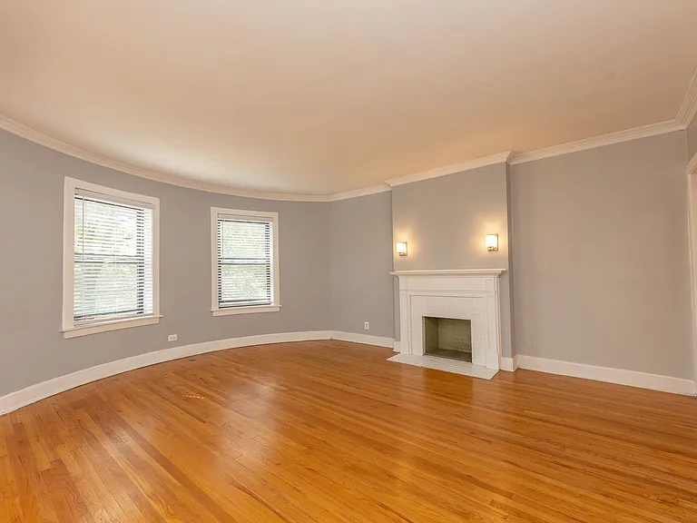 800-810 Michigan — Photo 13