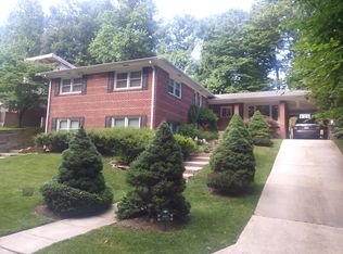 8153 E Beach Dr NW, Washington, DC