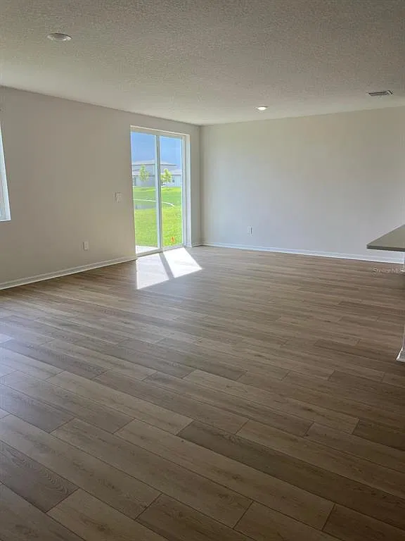 4 bed, 2.0 bath, 1840 sqft, $2,350 — Photo 4