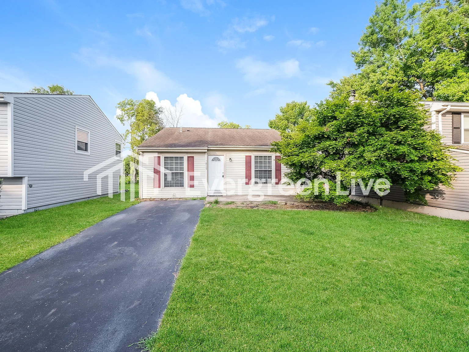 3 bed, 1.5 bath, 1307 sqft, $1,845 — Photo 2