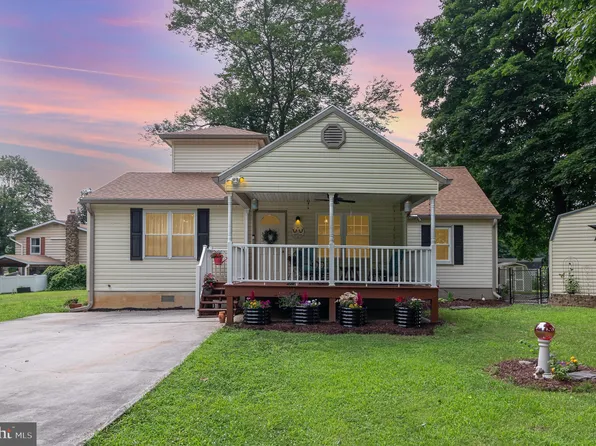 615 Woodland Ave, Mount Holly Springs, PA 17065
