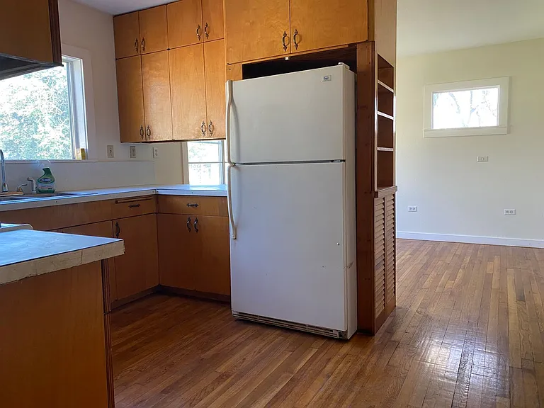 933 Beck St — Photo 18