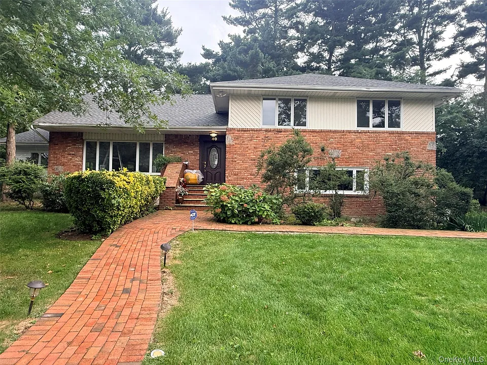 40 Pool Dr