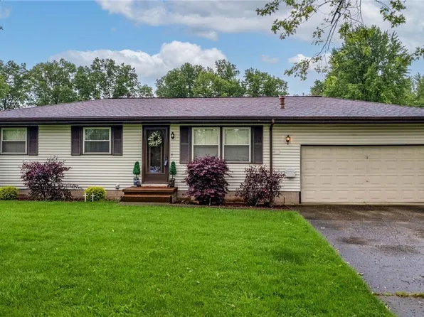 4025 Fairlawn Heights Dr SE, Warren, OH 44484