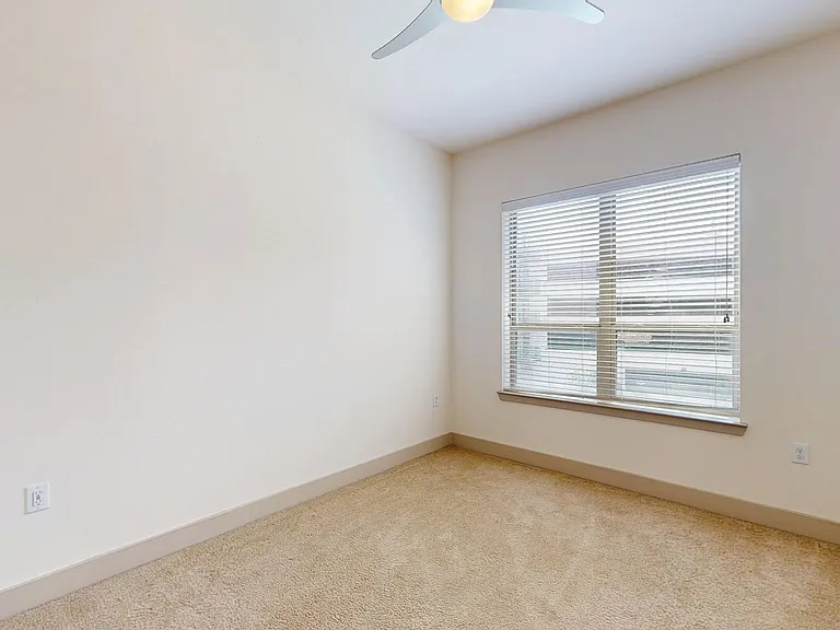 The Flats at Palisades — Photo 102