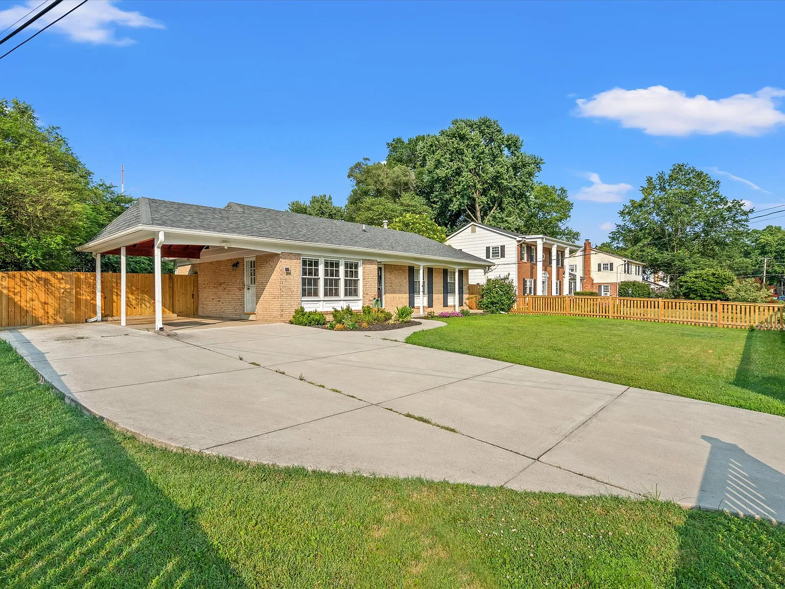 3 bed, 2374 sqft, $4,700 — Photo 4
