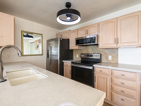 4th image of 68-3890 Lua Kula St APT 2708