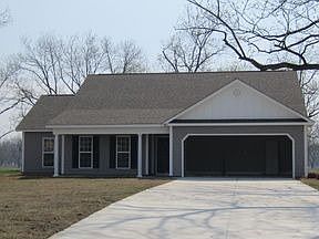 5th image of 165 Wisteria Ln