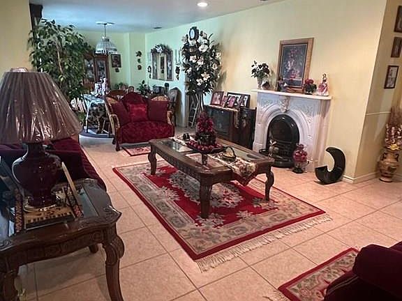 4th image of 4055 Retama Dr