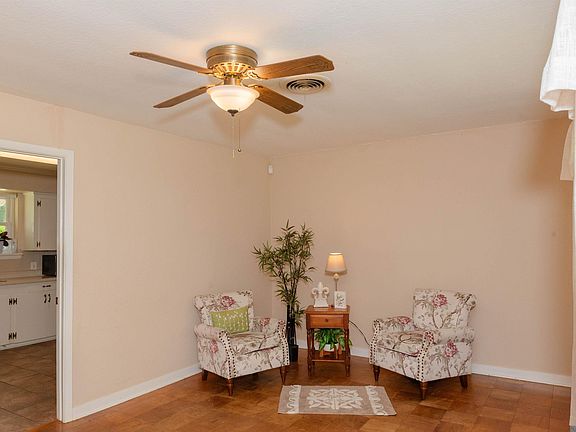 3rd image of 6654 Saint Francis Ave