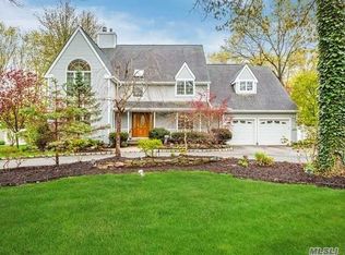 9 Columbus Ave, Kings Park, NY 11754