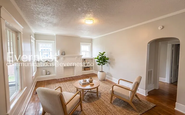 3 bed, 1.0 bath, 1252 sqft, $1,345 — Photo 2