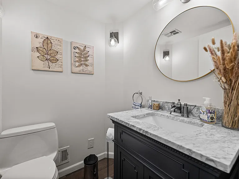 704 Oakbrook Ridge Dr — Photo 14