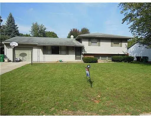 19185 Dresden Dr photo 1