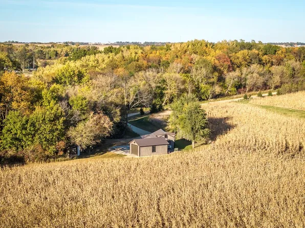 5500 N Freeport Rd, Forreston, IL 61030