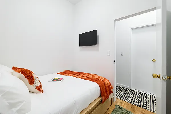 Rented by Owner | media 11