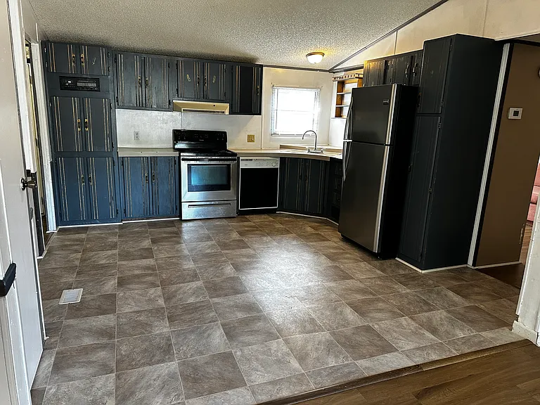 5595 State Highway 66 — Photo 3