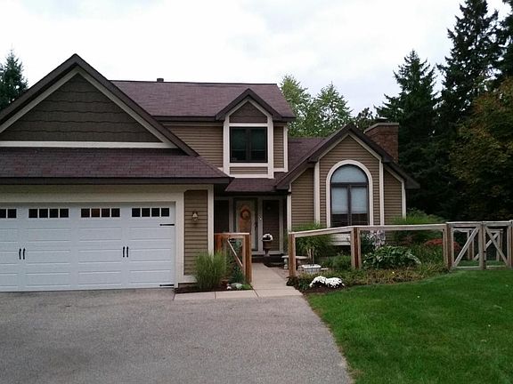3rd image of 2707 Rockhill Dr NE