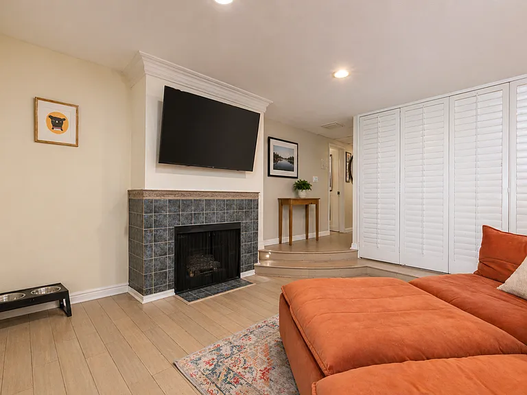 1355 N Sierra Bonita Ave #402 — Photo 17