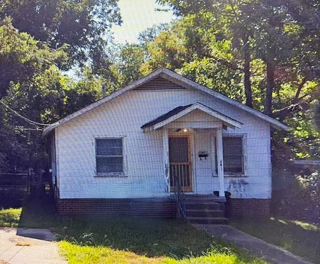 5 S West St