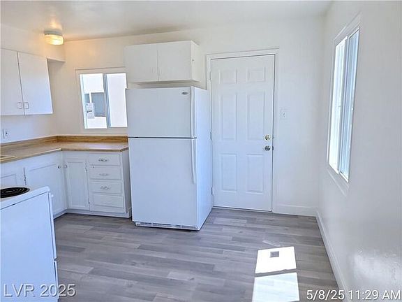 5th image of 148 W Victory Rd