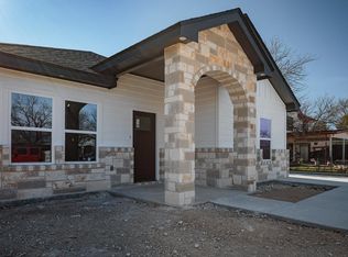 407 E Chapoy St, Del Rio, TX 78840