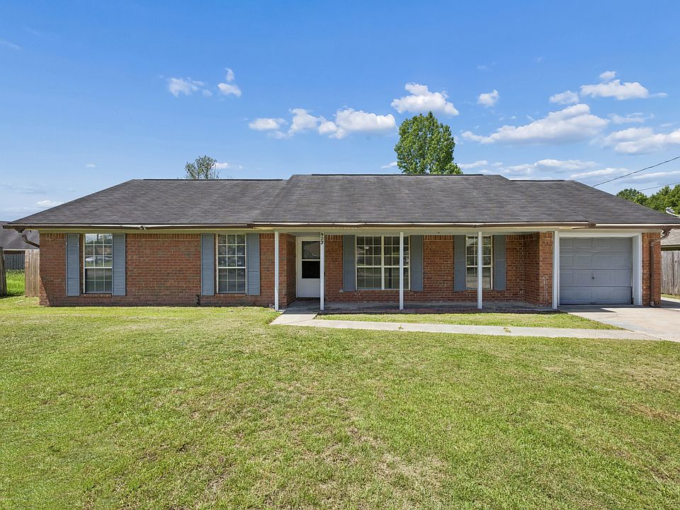 1st image of 972 Birchfield Dr #972