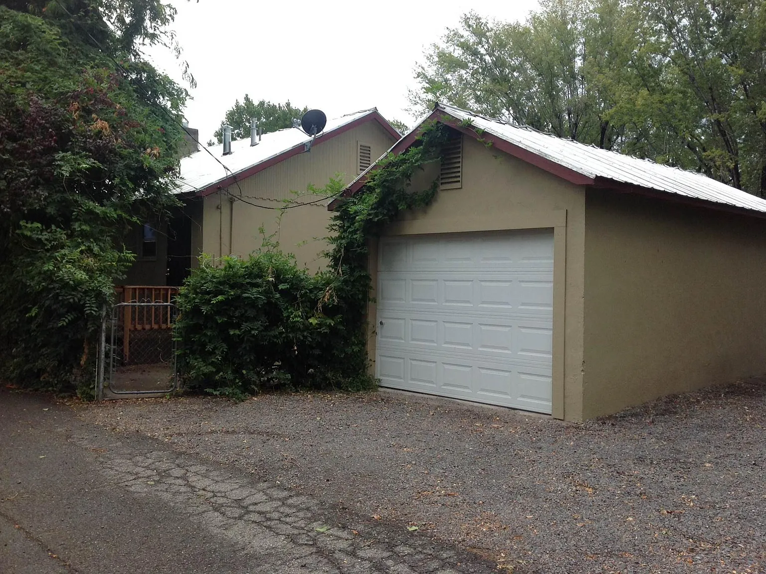 3 bed, 1066 sqft, $1,275 — Photo 1