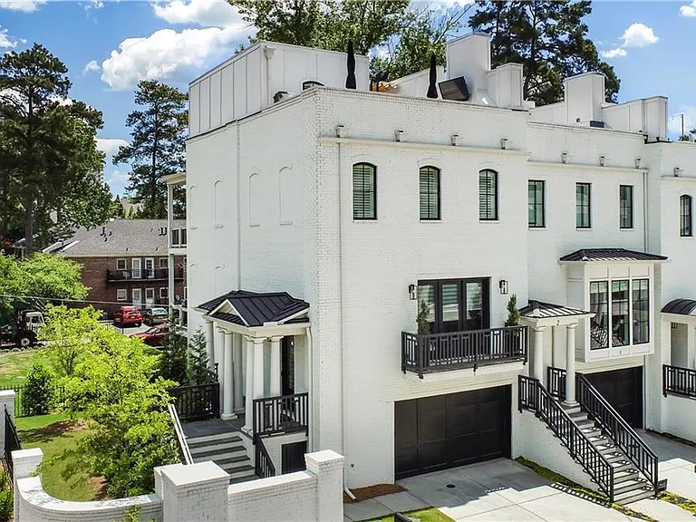 3667 Peachtree Rd NE — Photo 1